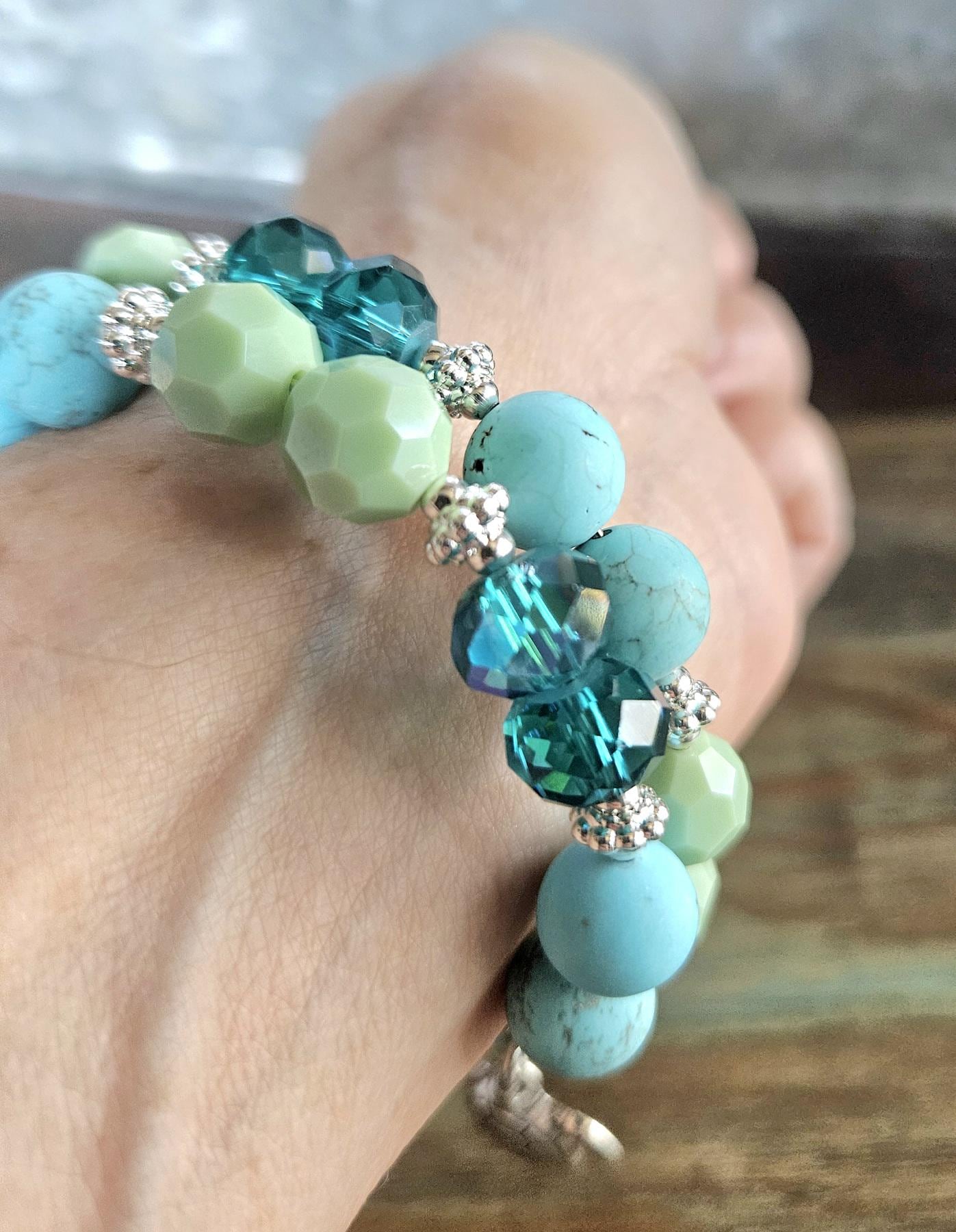 Beach Turtle Charm Bracelet Beaded Handmade Stretch: Turquoise Gemstone Glass