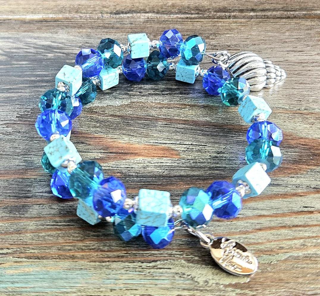 Seashell Charm Bracelet: Teal Blue Beaded Stretch Bracelet