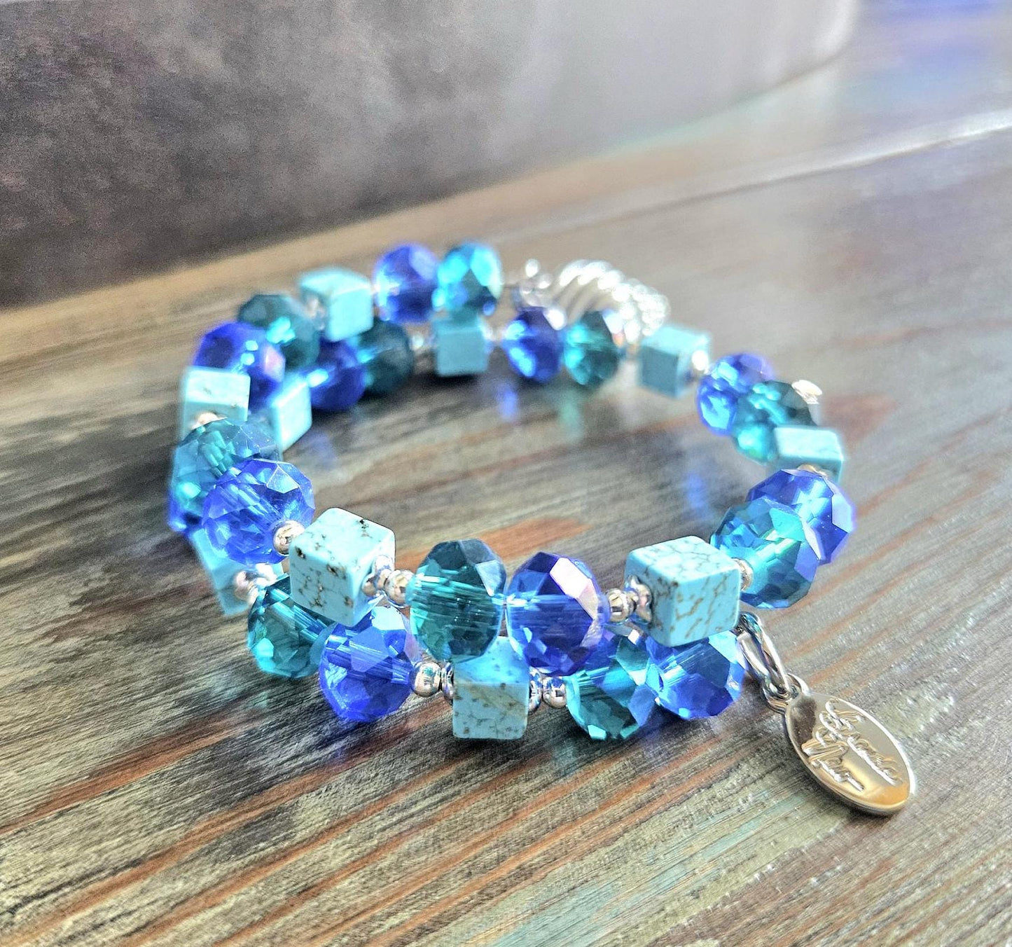 Seashell Charm Bracelet: Teal Blue Beaded Stretch Bracelet