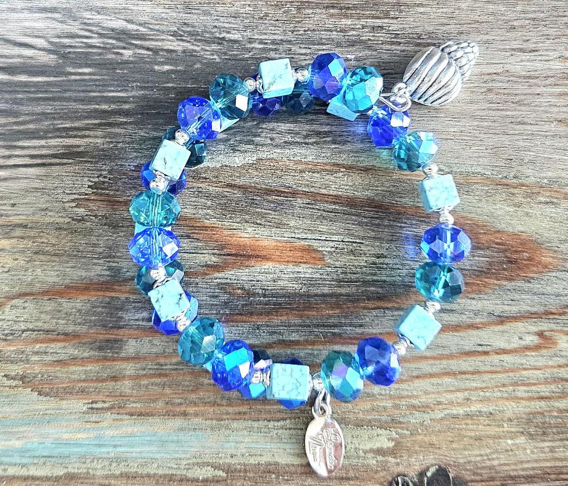 Seashell Charm Bracelet: Teal Blue Beaded Stretch Bracelet