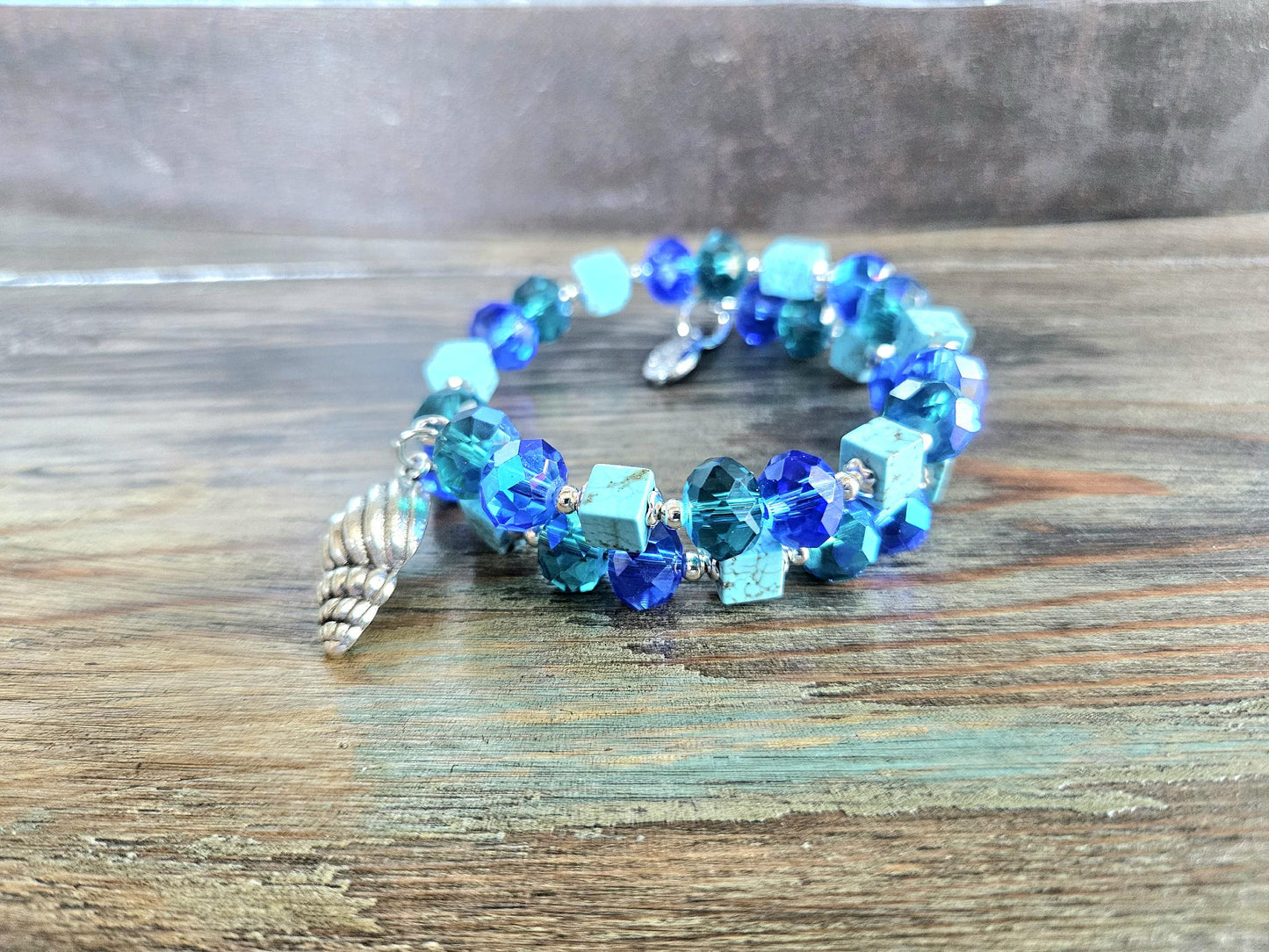Seashell Charm Bracelet: Teal Blue Beaded Stretch Bracelet